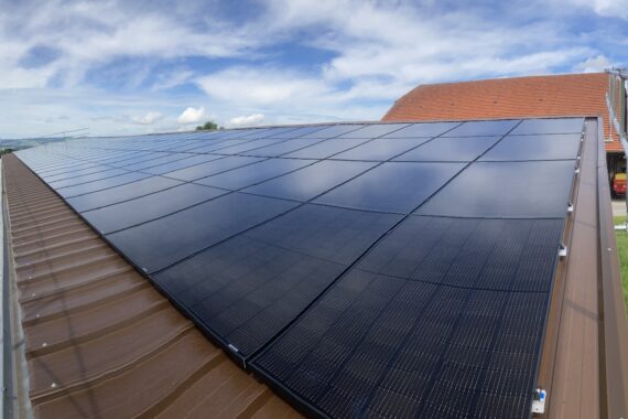 Photovoltaikanlage Aufdachmontage, Abnahme & Beglaubigung von PV-Anlagen